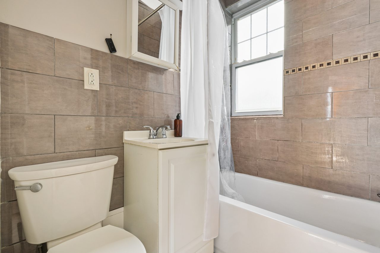 #728: Allston - Queen Bedroom A - 10