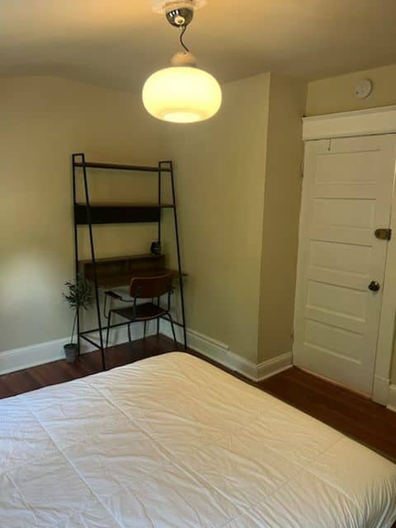 #866: Brookland - Queen Bedroom E - #866: Brookland - Gallery - 17