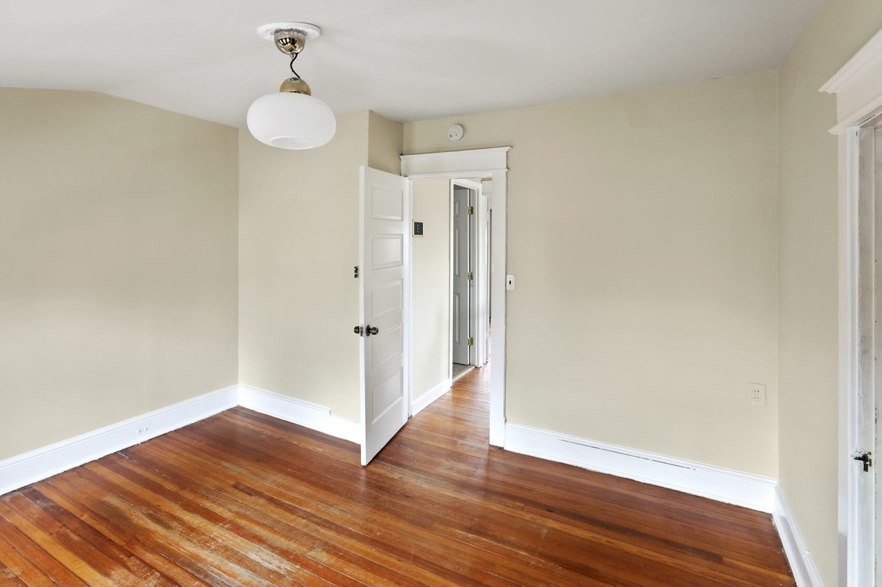 #866: Brookland - Queen Bedroom E - #866: Brookland - Gallery - 16