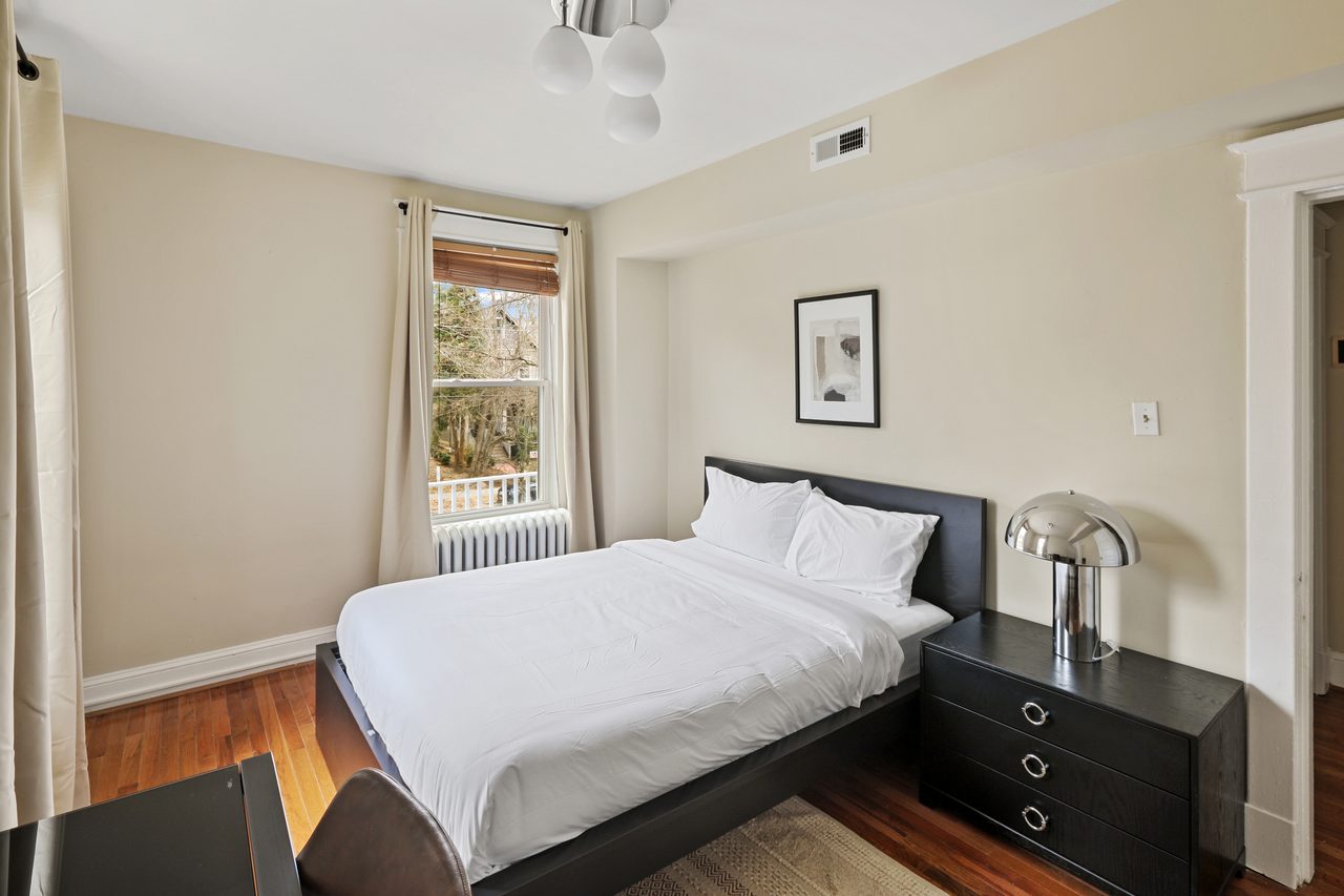 #866: Brookland - Queen Bedroom B - #866: Brookland - Gallery - 3