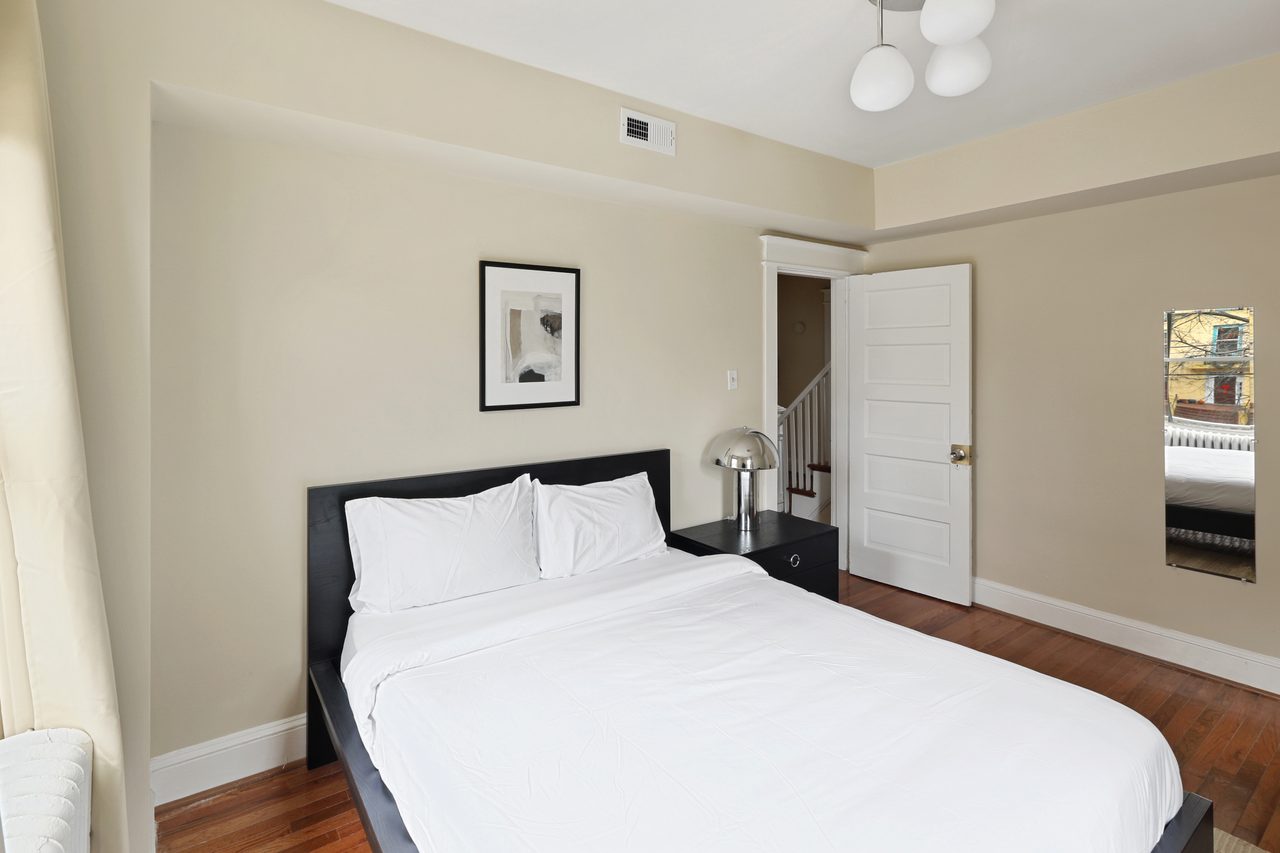 #866: Brookland - Queen Bedroom B - #866: Brookland - Gallery - 1