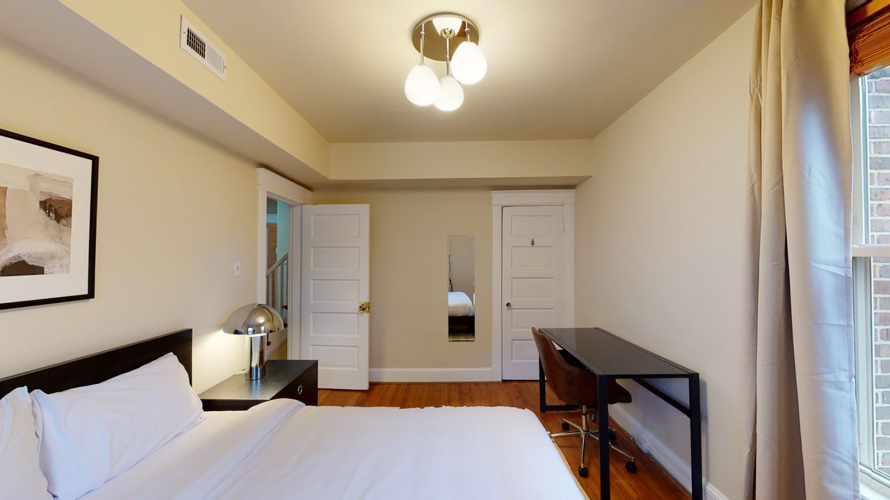 #866: Brookland - Queen Bedroom B - #866: Brookland - Gallery - 2