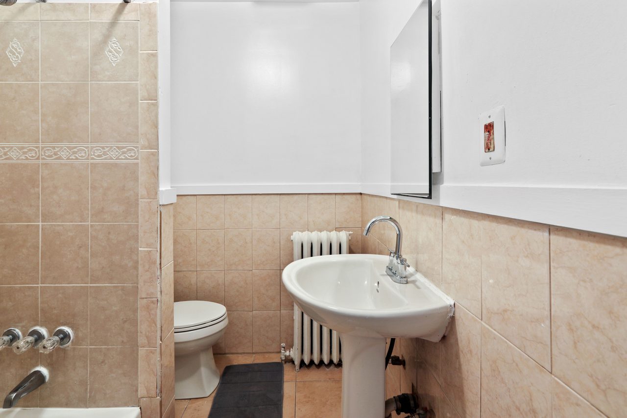 #866: Brookland - Queen Bedroom A W/ Private Bathroom - #866: Brookland - Gallery - 9