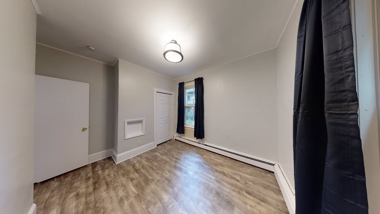 #427: Mission Hill - Queen Bedroom B - 10