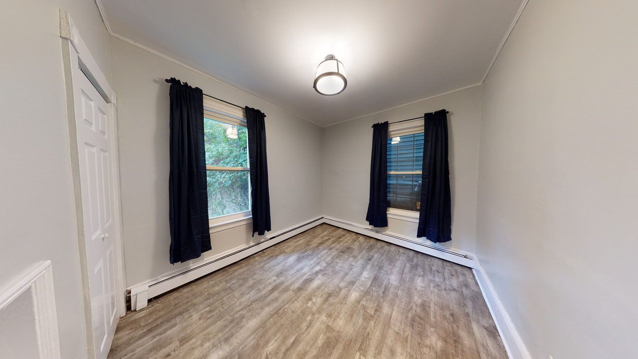 #427: Mission Hill - Queen Bedroom B - 11