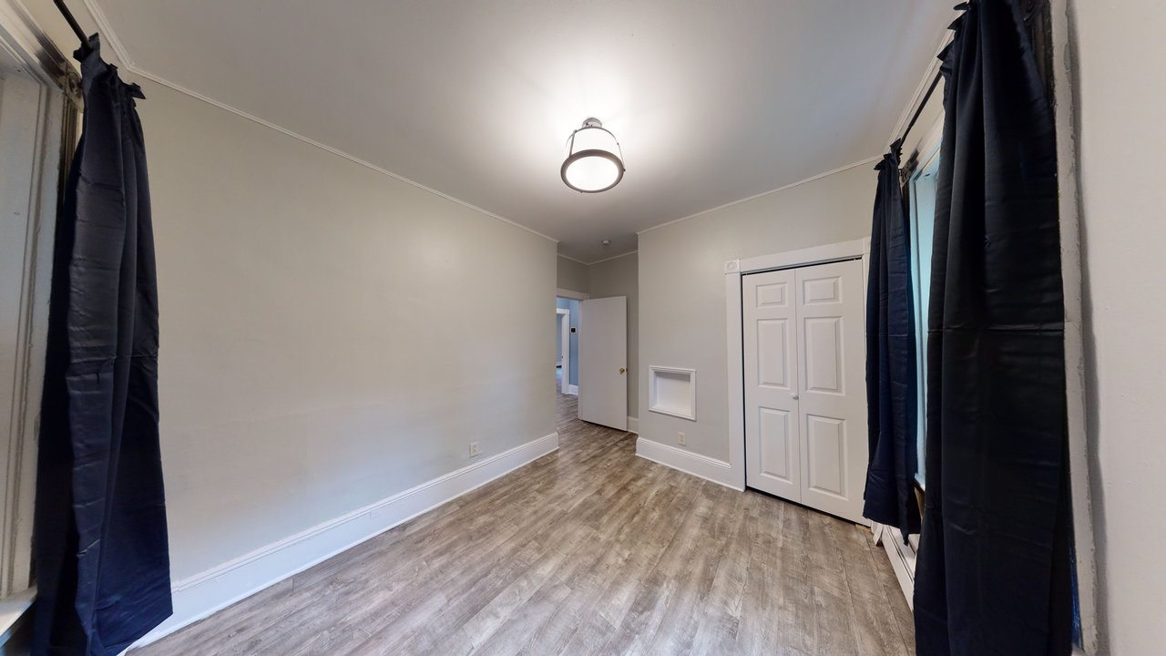 #427: Mission Hill - Queen Bedroom B - 9