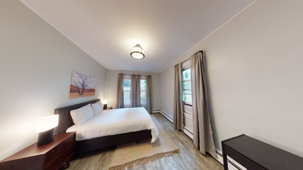 #427: Mission Hill - Queen Bedroom C - 10