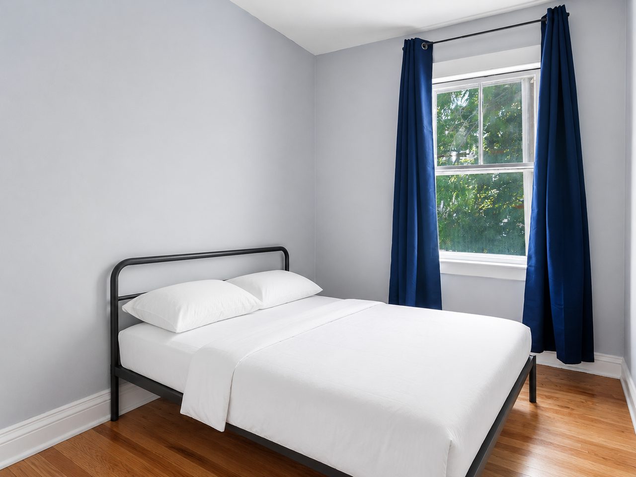 #587: Brighton - Queen Bedroom E - 2