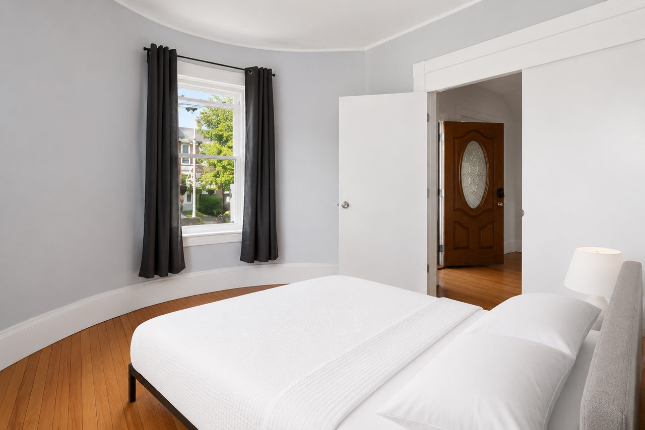 #587: Brighton - Queen Bedroom C - 1