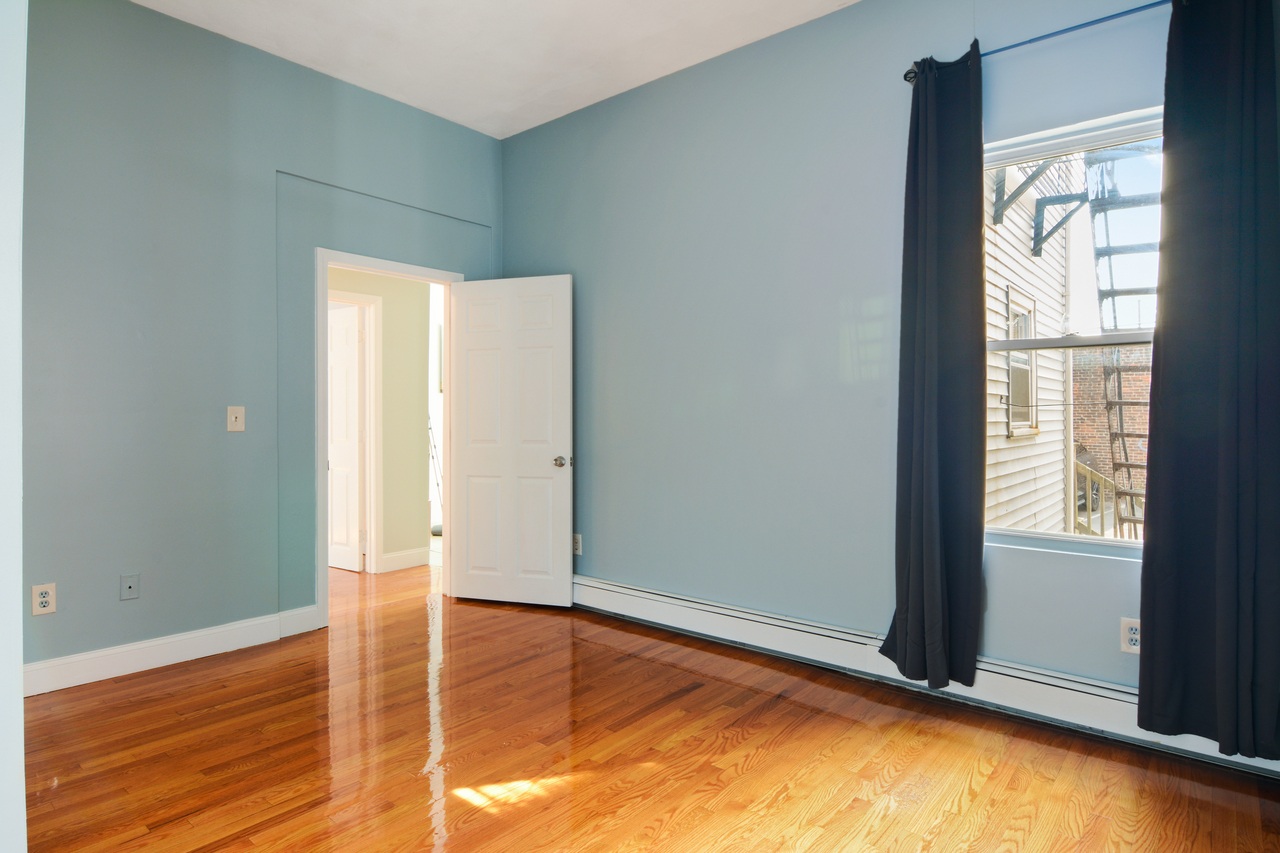  #534: Allston - Queen Bedroom A  -  #534: Allston  - Gallery -  14