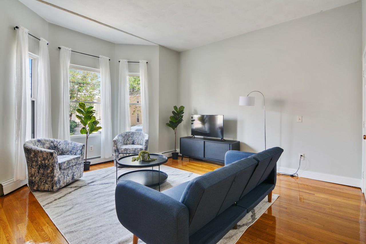  #534: Allston - Queen Bedroom A  -  #534: Allston  - Gallery -  13