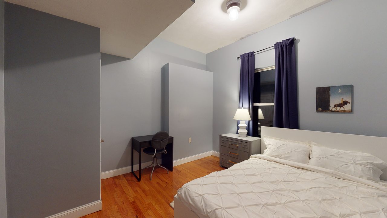  #534: Allston - Queen Bedroom B  -  #534: Allston  - Gallery -  15