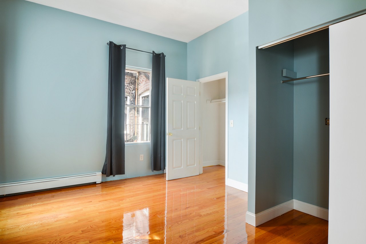  #534: Allston - Queen Bedroom C  -  #534: Allston  - Gallery -  3