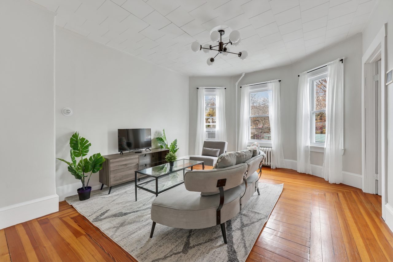 #816: Somerville - Queen Bedroom A - 5