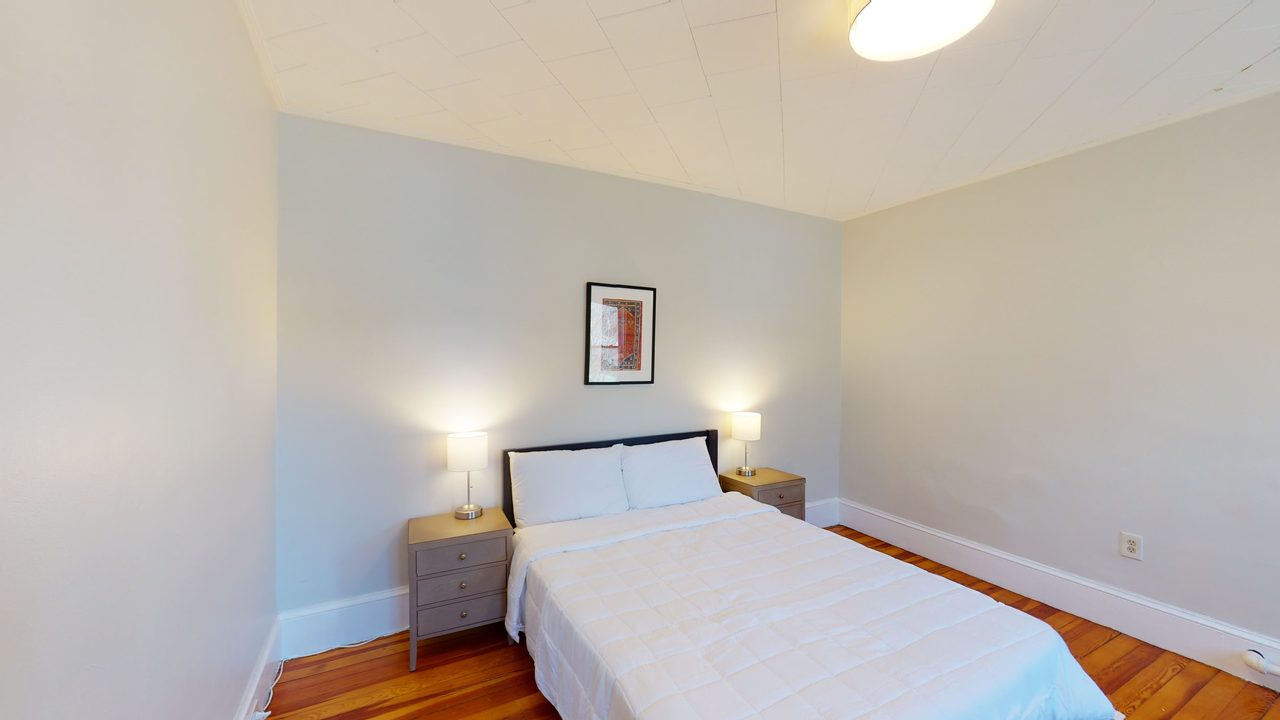 #816: Somerville - Queen Bedroom B - 7