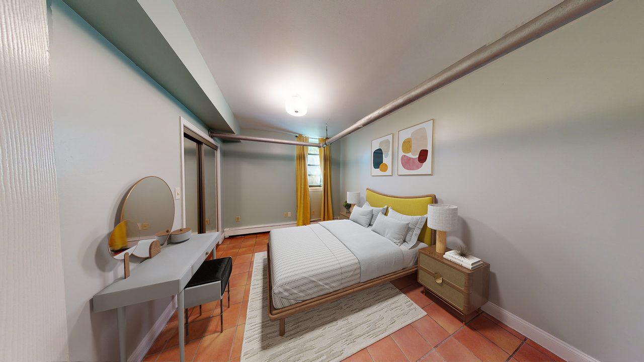 #603: Brighton - Queen Bedroom E - #603: Brighton - Gallery - 1