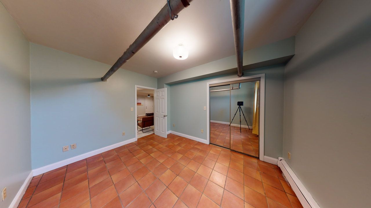 #603: Brighton - Queen Bedroom E - #603: Brighton - Gallery - 11