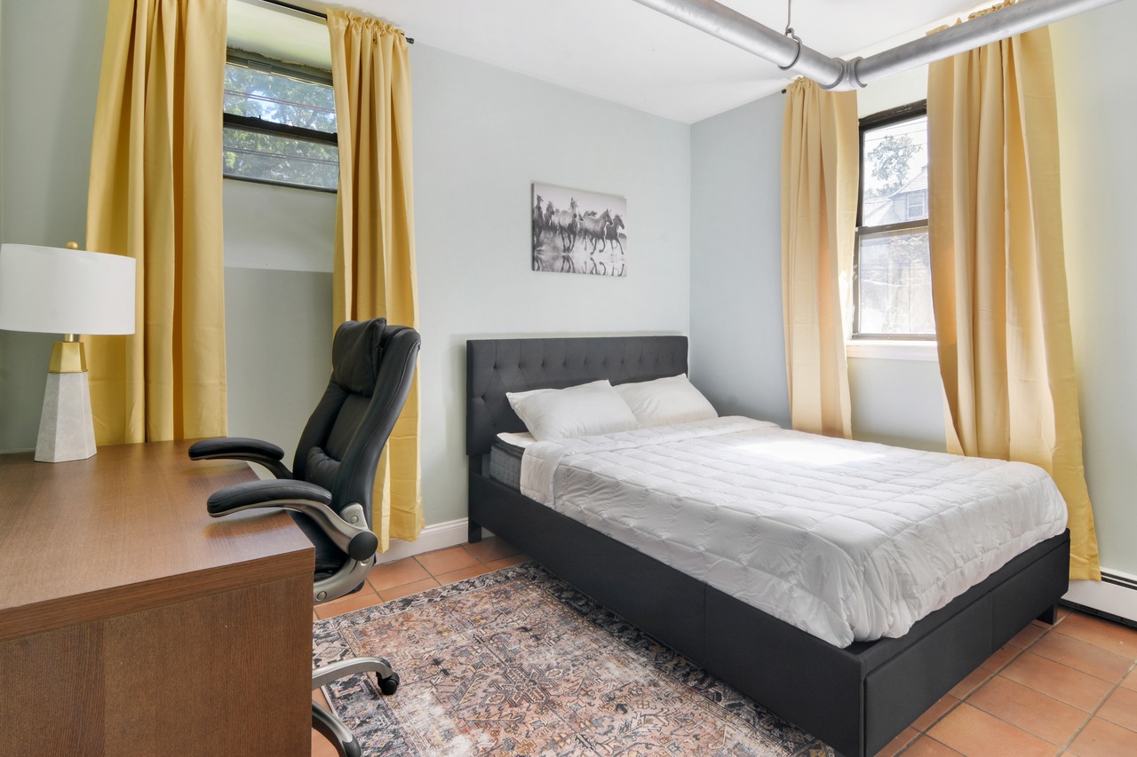  #603: Brighton - Queen Bedroom B  -  #603: Brighton  - Gallery -  10