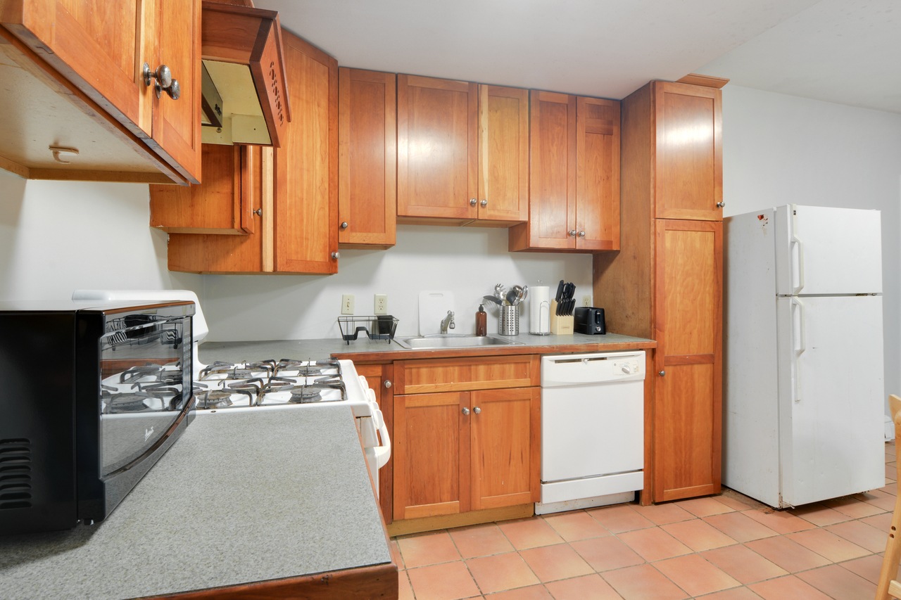  #603: Brighton - Queen Bedroom B  -  #603: Brighton  - Gallery -  1