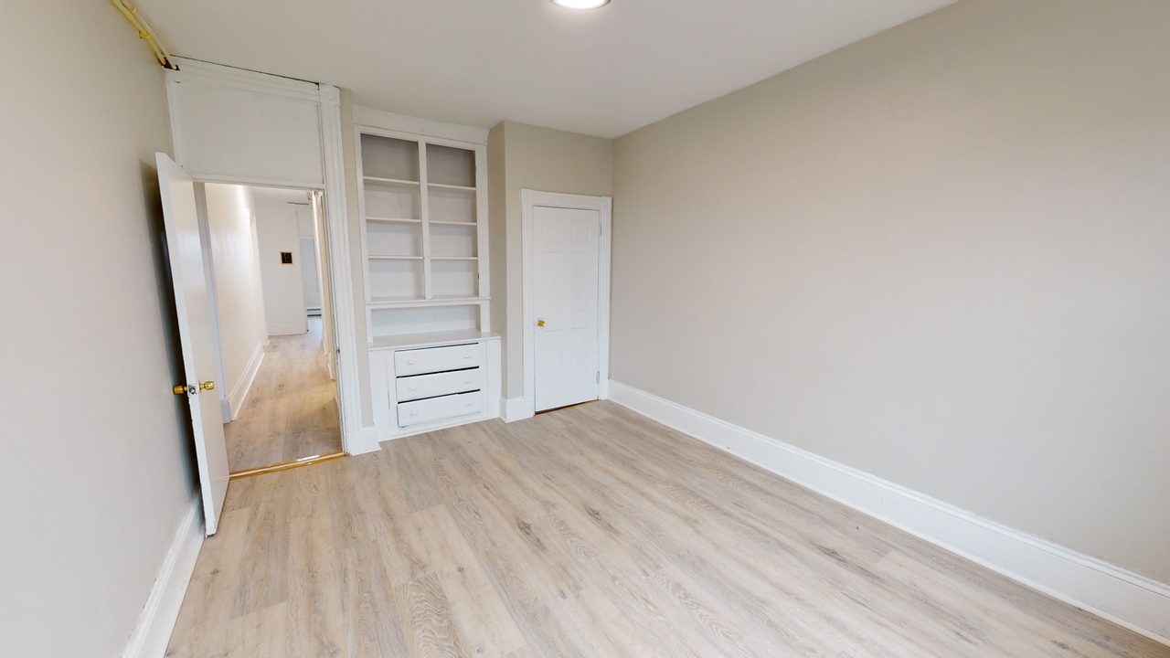  #1421: Allston - Full Bedroom D  -  #1421: Allston  - Gallery -  4