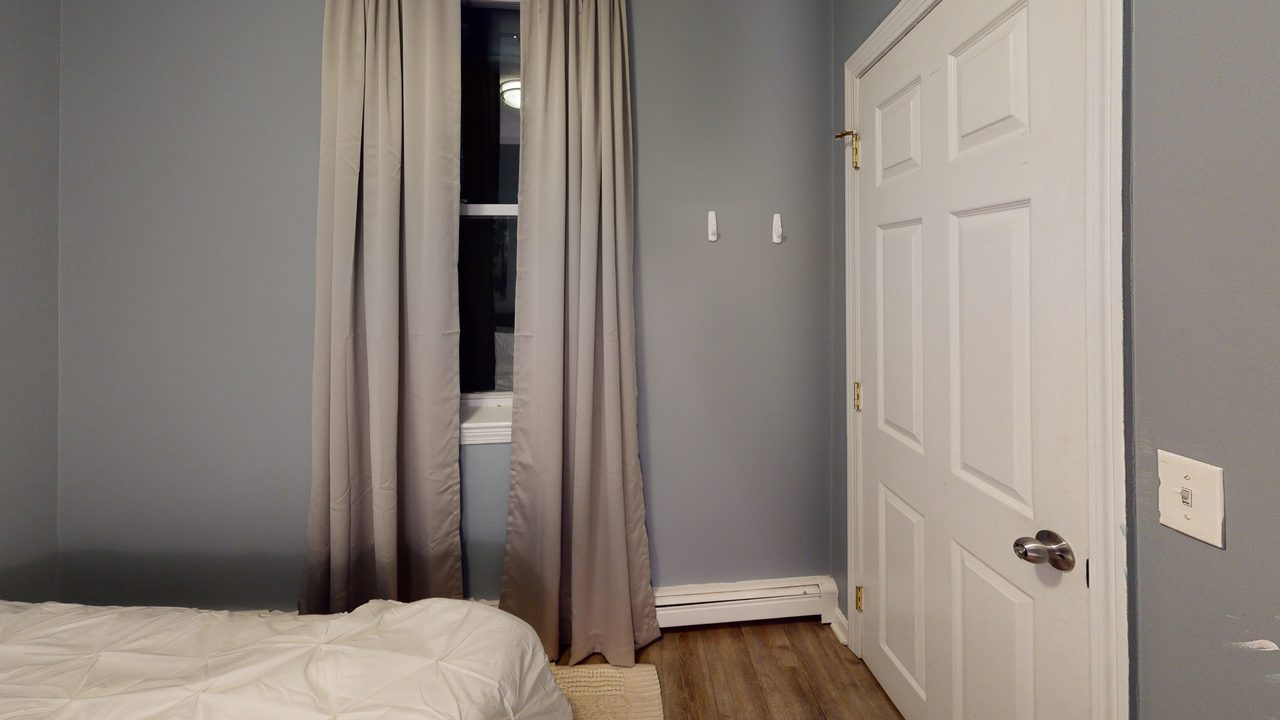  #472: North End - Full Bedroom C  -  #472: North End  - Gallery -  3
