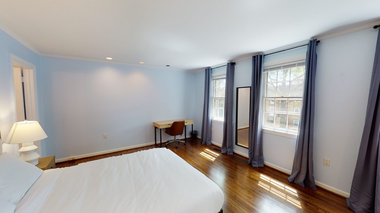  #938: Southwest Waterfront - Queen Bedroom E W/Private Bathroom  -  #938: Southwest Waterfront  - Gallery -  3