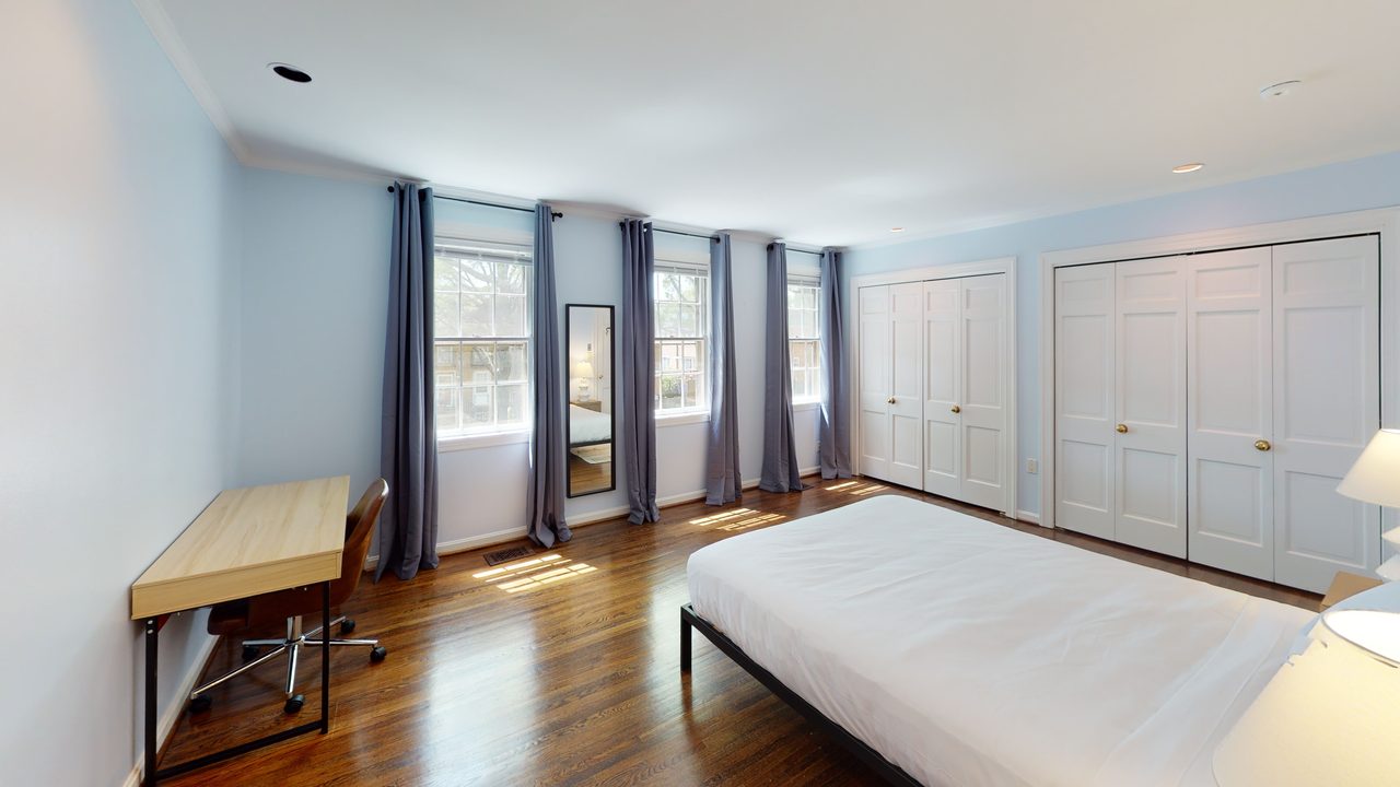  #938: Southwest Waterfront - Queen Bedroom E W/Private Bathroom  -  #938: Southwest Waterfront  - Gallery -  2