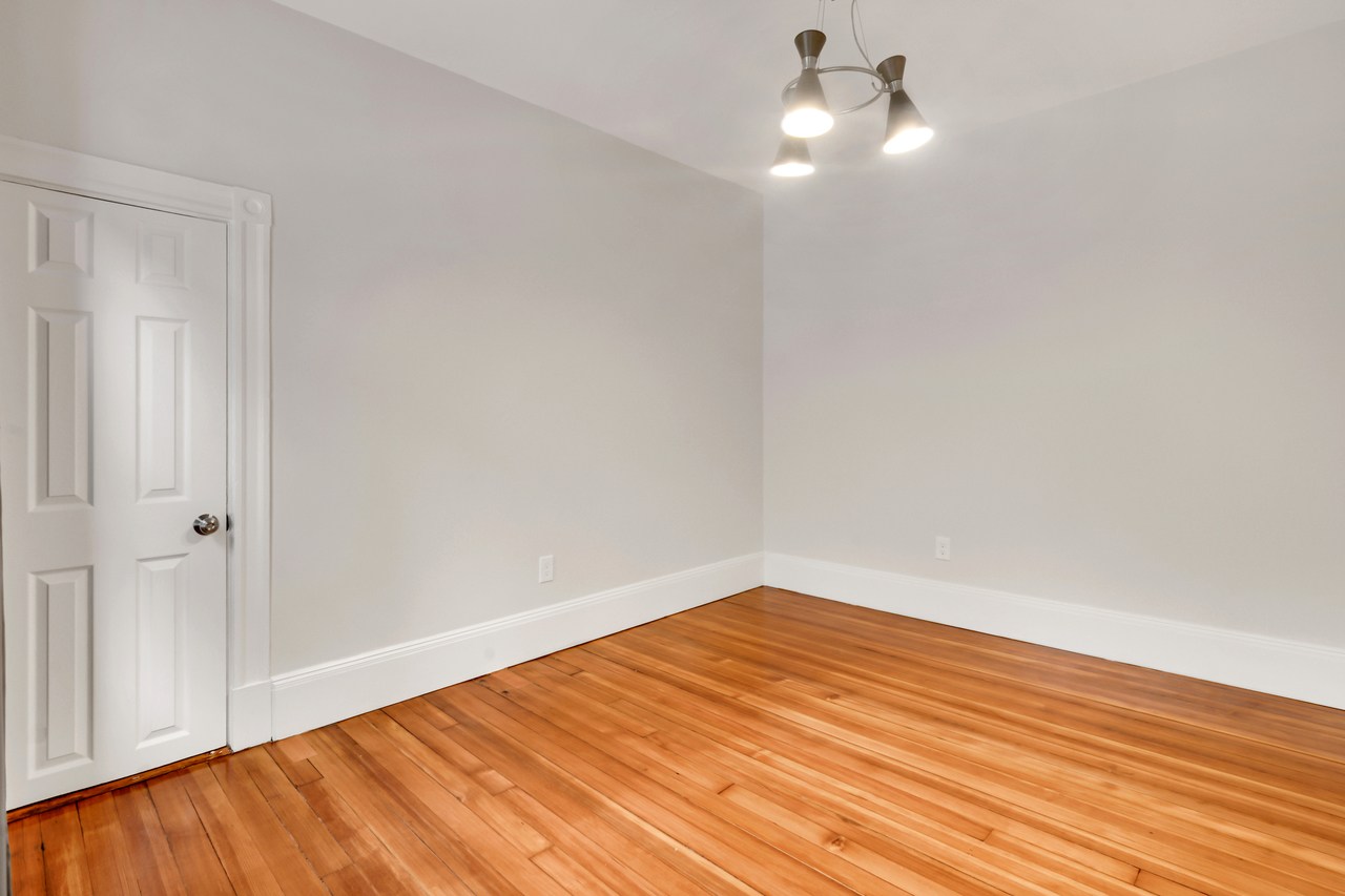 #444: Allston - Queen Bedroom C - 14