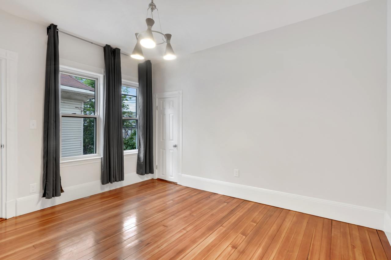 #444: Allston - Queen Bedroom C - 16
