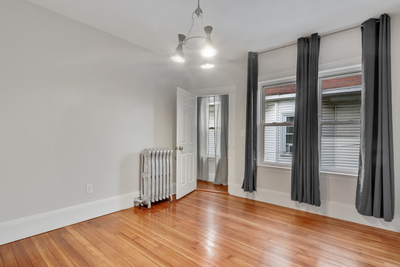 #444: Allston - Queen Bedroom C - 15