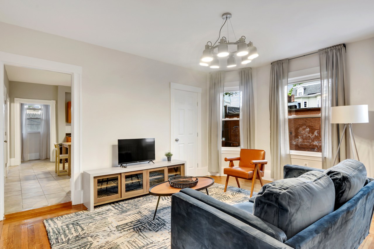 #444: Allston - Queen Bedroom A - 15