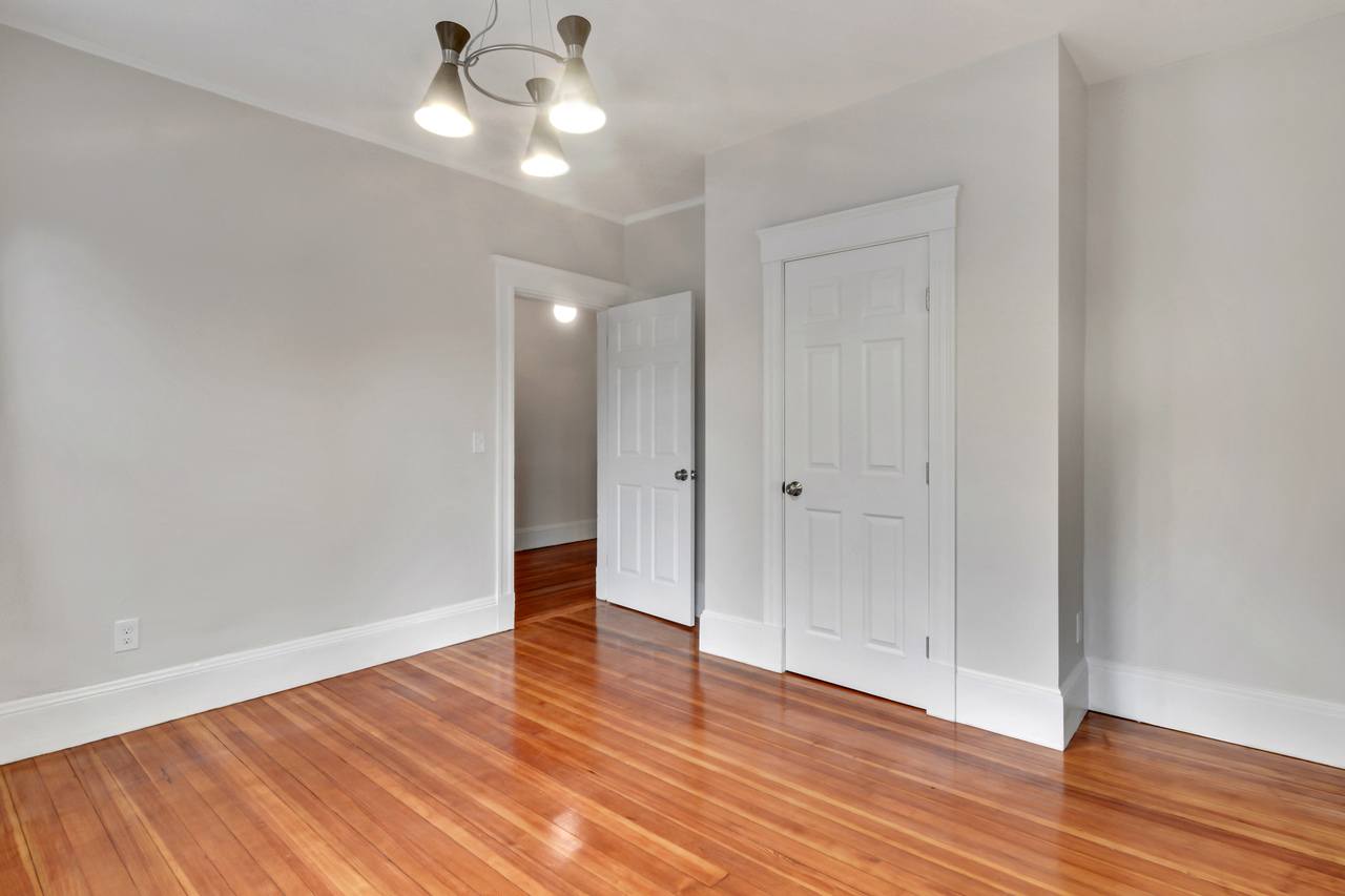 #444: Allston - Queen Bedroom A - 16