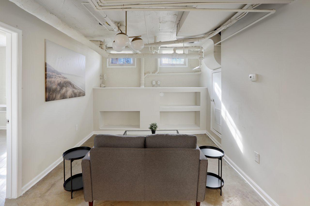  #913: Dupont Circle - Full Bedroom A  -  #913: Dupont Circle  - Gallery -  11