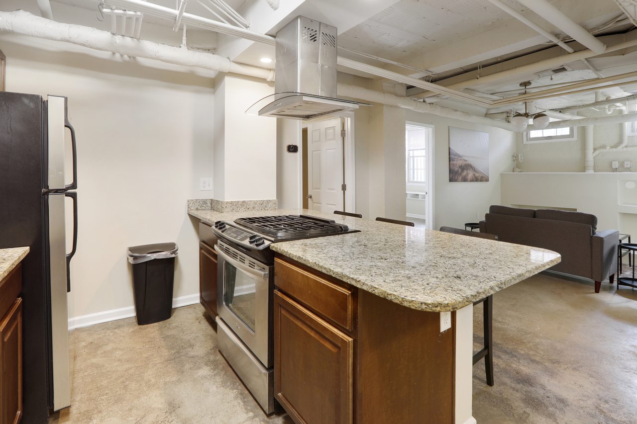  #913: Dupont Circle - Full Bedroom A  -  #913: Dupont Circle  - Gallery -  9