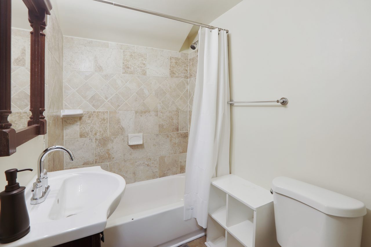  #913: Dupont Circle - Full Bedroom D  -  #913: Dupont Circle  - Gallery -  6