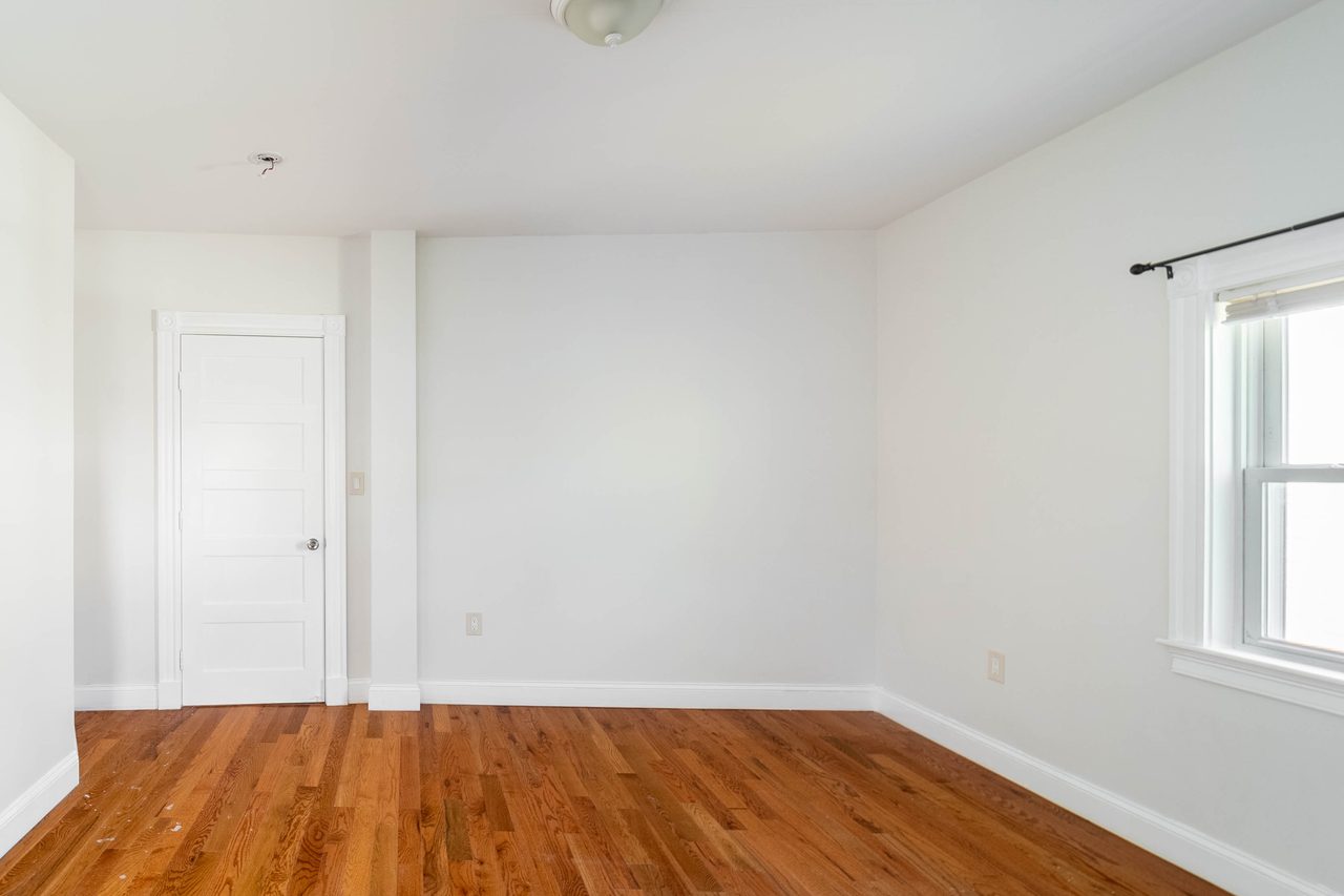 #1517: Brighton - Full Bedroom F - 4