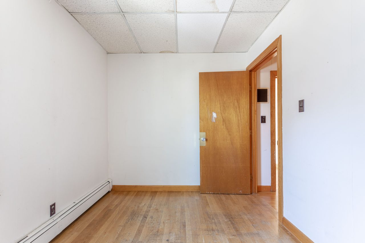 #1026: Mission Hill - Queen Bedroom A - 12