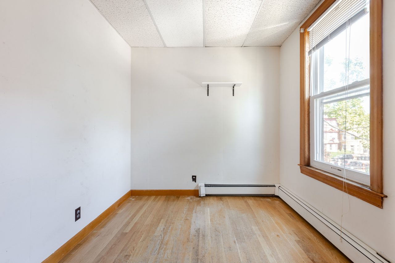 #1026: Mission Hill - Queen Bedroom A - 13