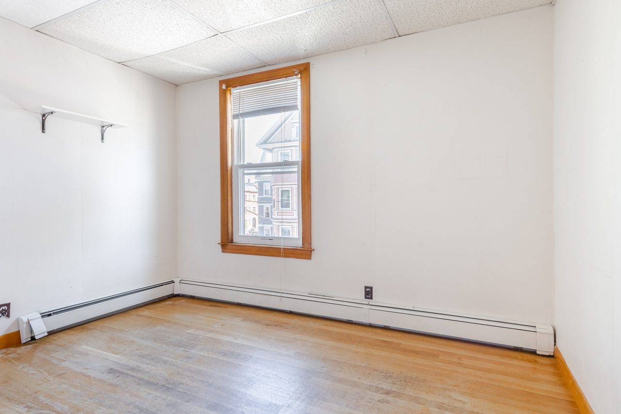 #1026: Mission Hill - Queen Bedroom A - 14