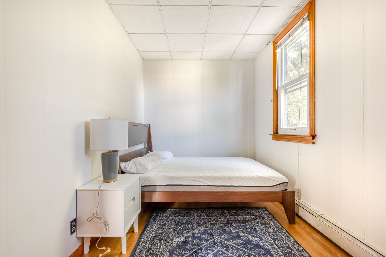 #1026: Mission Hill - Queen Bedroom E - 1