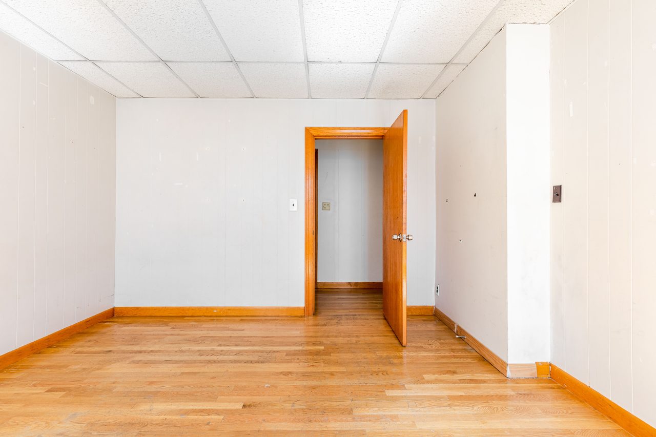 #1026: Mission Hill - Queen Bedroom C - 13