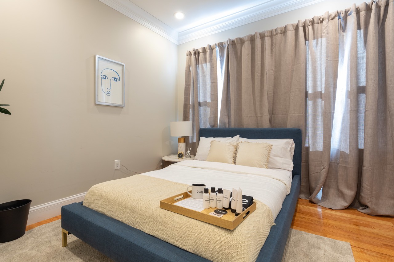  #277: North End - Full Bedroom A  -  #277: North End  - Gallery -  11