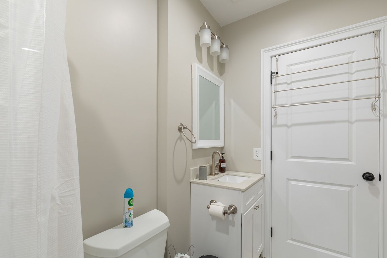  #277: North End - Full Bedroom A  -  #277: North End  - Gallery -  10
