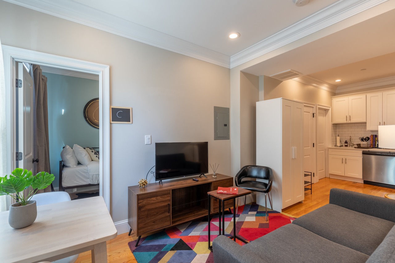  #277: North End - Full Bedroom B  -  #277: North End  - Gallery -  8
