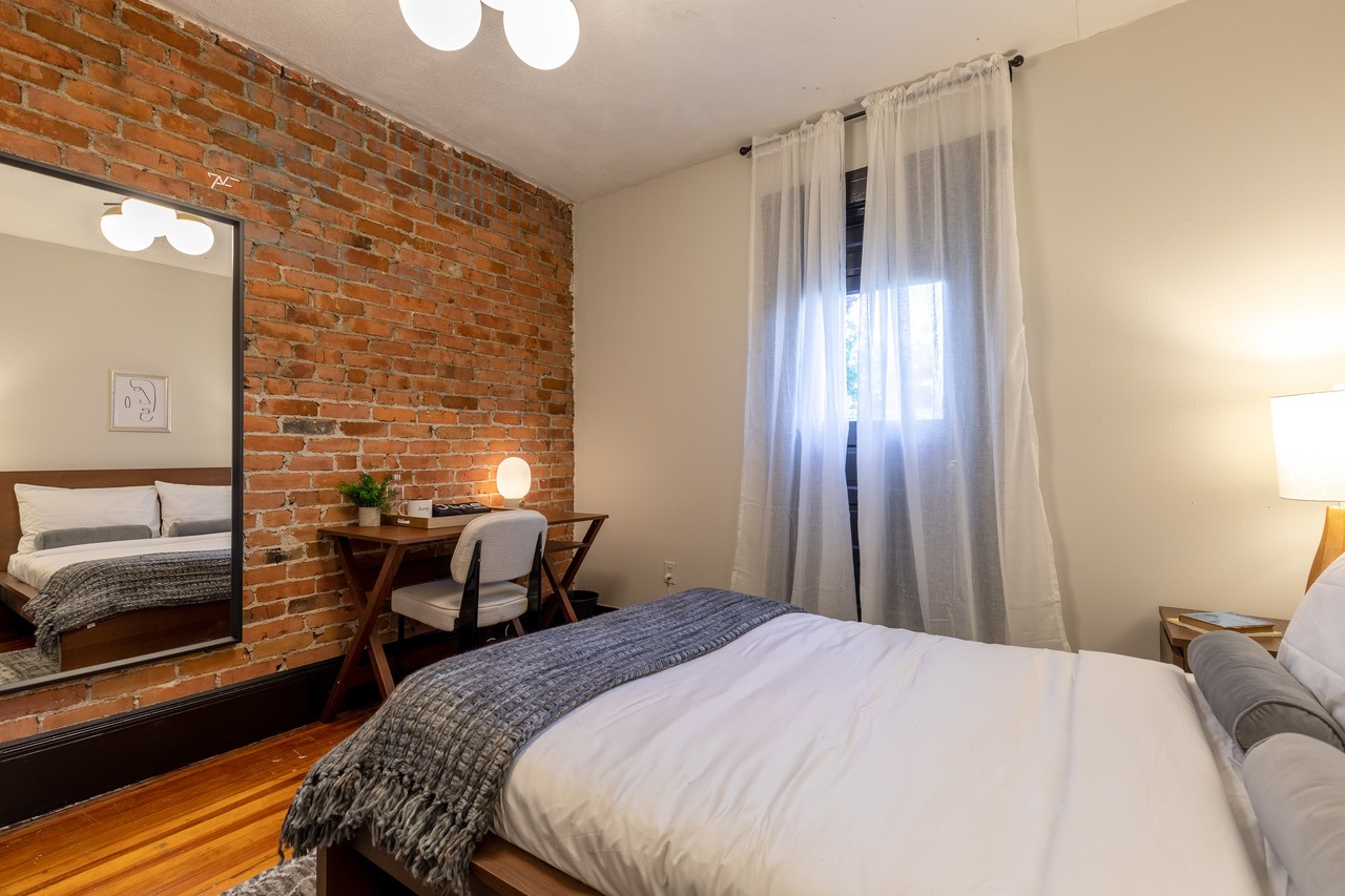 #233: Allston - Full Bedroom A - 15