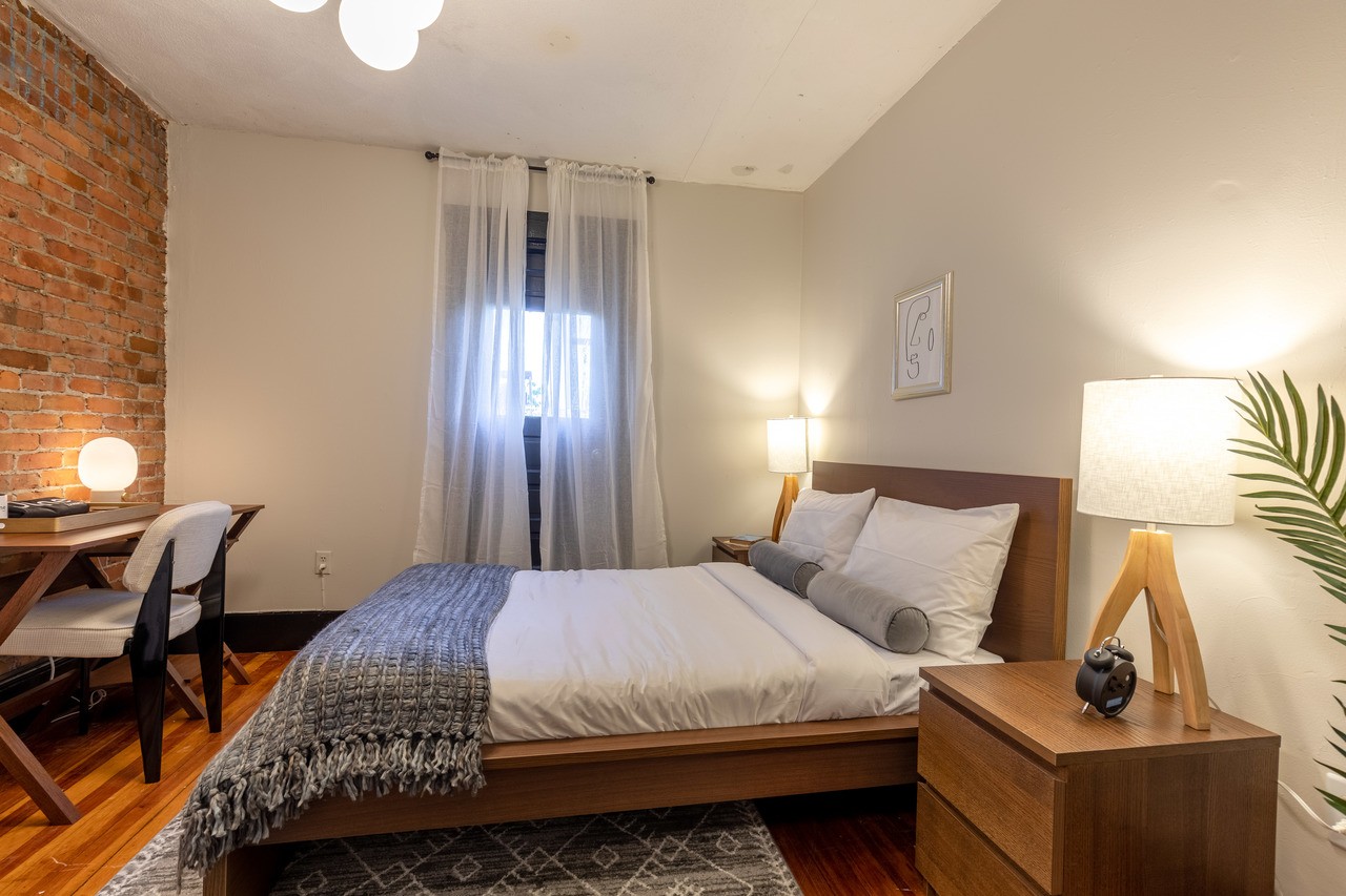 #233: Allston - Full Bedroom A - 16