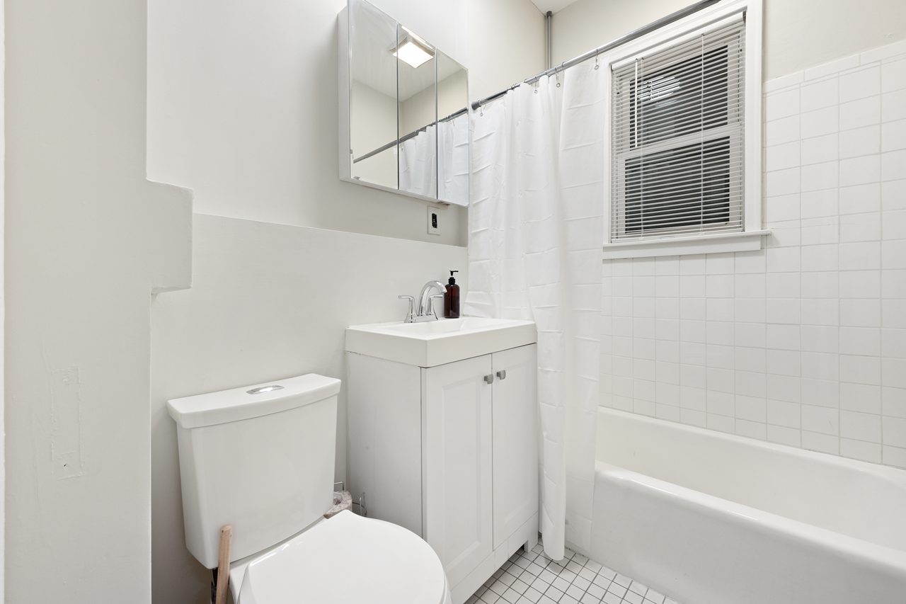 #888: Roxbury - Full Bedroom B - #888: Roxbury - Gallery - 9