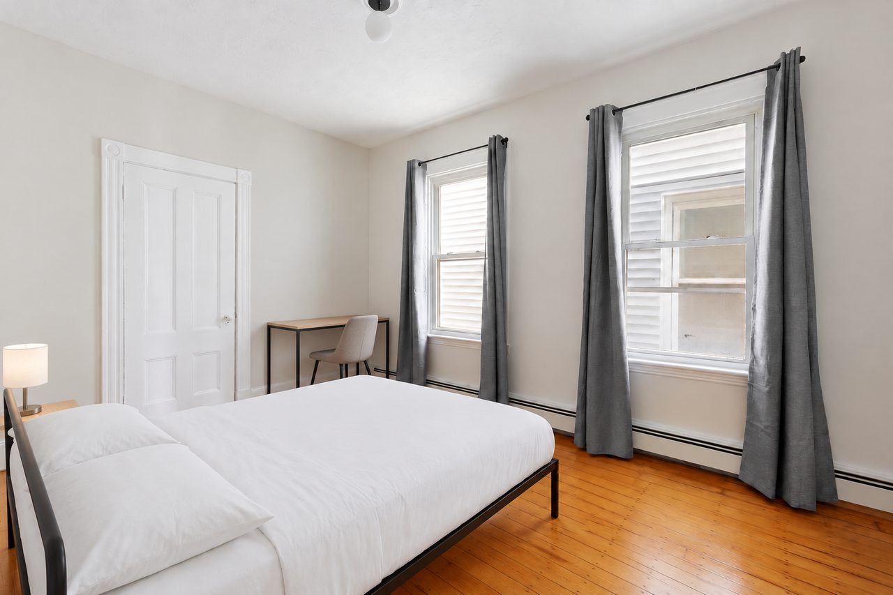 #888: Roxbury - Full Bedroom B - 1