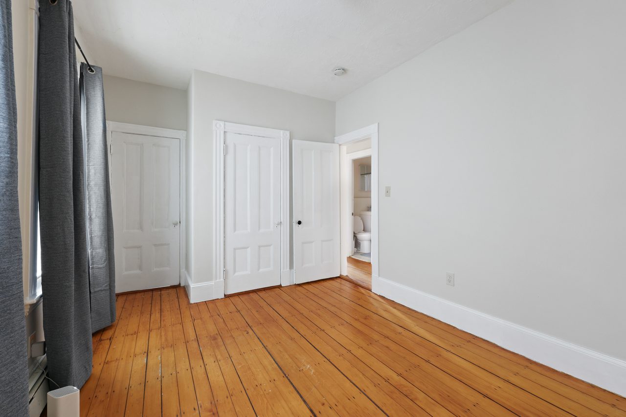  #888: Roxbury - Full Bedroom B  -  #888: Roxbury  - Gallery -  2