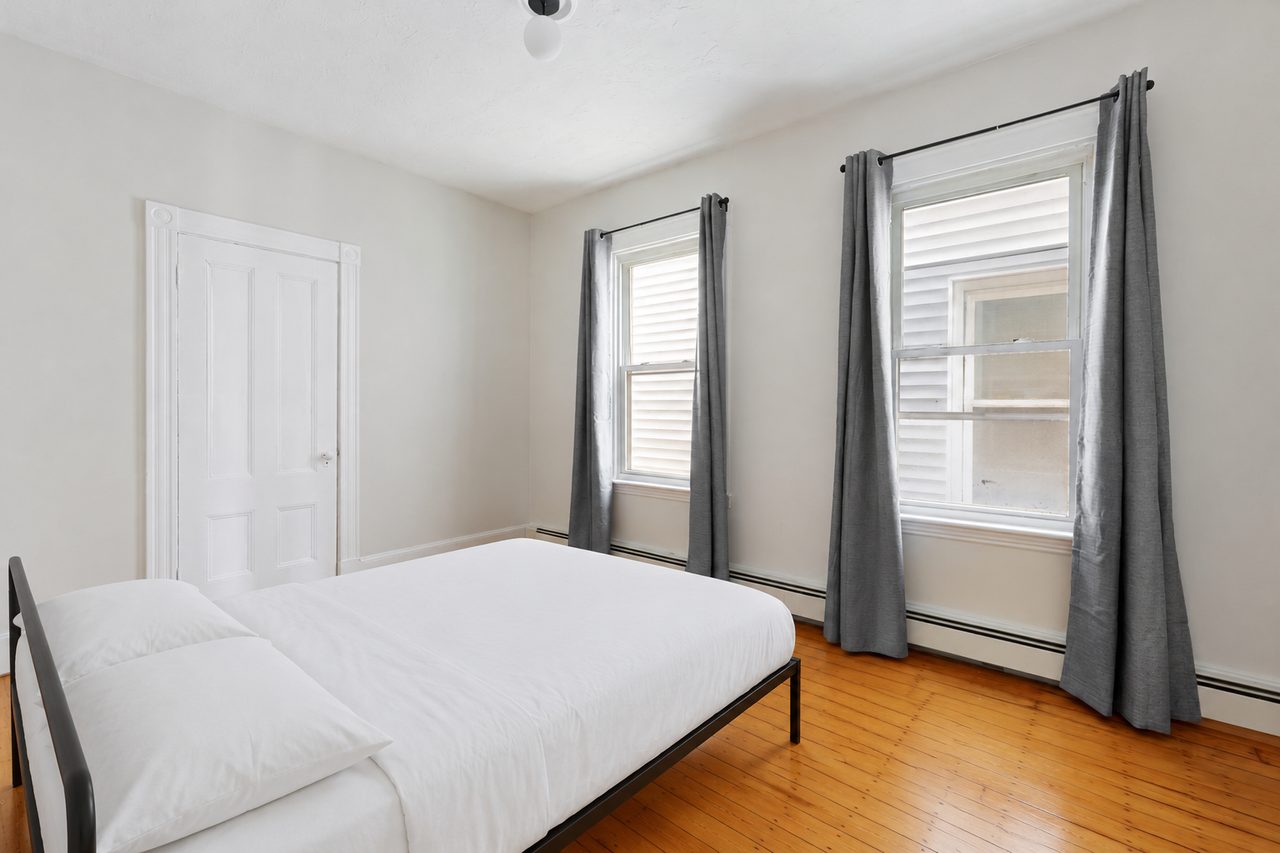 #888: Roxbury - Full Bedroom B - 13